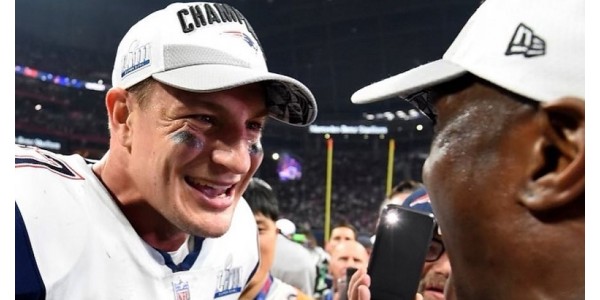 Rob Gronkowski går officiellt i pension med New England Patriots
